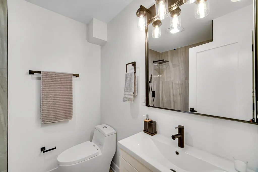 1952 North Bissell Street Chicago IL 60614