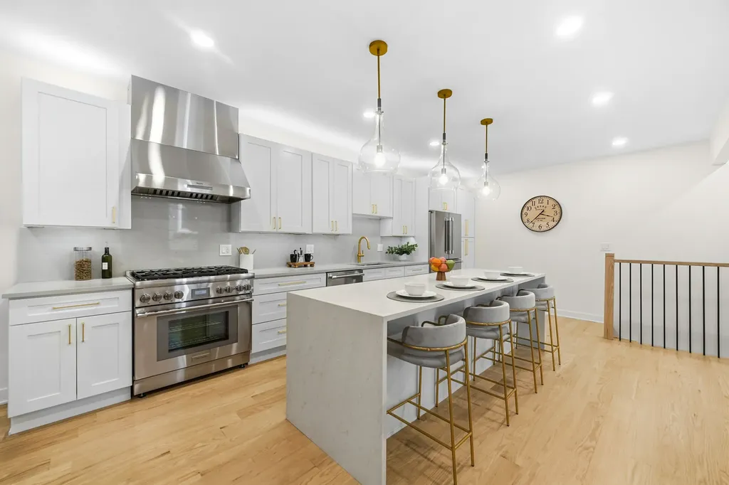 1952 North Bissell Street Chicago IL 60614