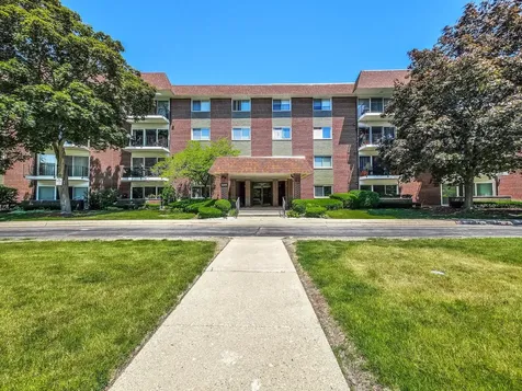 1025 South Fernandez Avenue Arlington Heights IL 60005