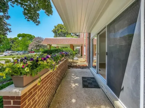 1025 South Fernandez Avenue Arlington Heights IL 60005