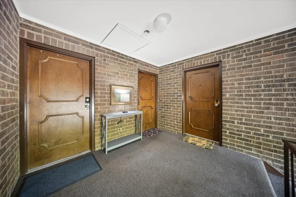 244 East Bailey Road Naperville IL 60565