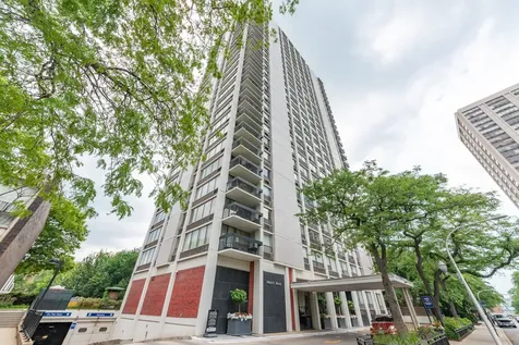 1455 North Sandburg Terrace Chicago IL 60610