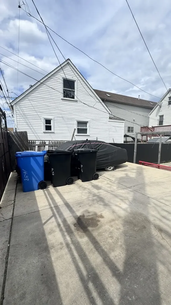 1638 North Campbell Avenue Chicago IL 60647