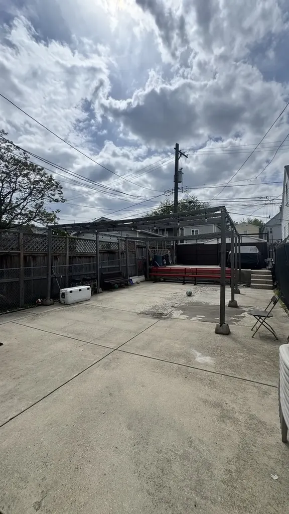 1638 North Campbell Avenue Chicago IL 60647