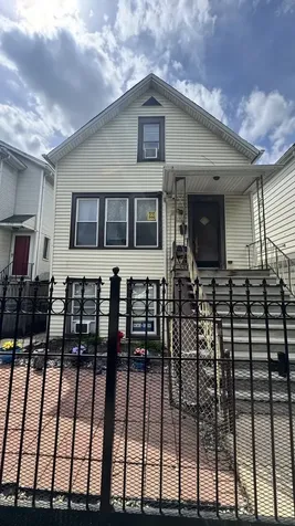 1638 North Campbell Avenue Chicago IL 60647