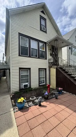 1638 North Campbell Avenue Chicago IL 60647