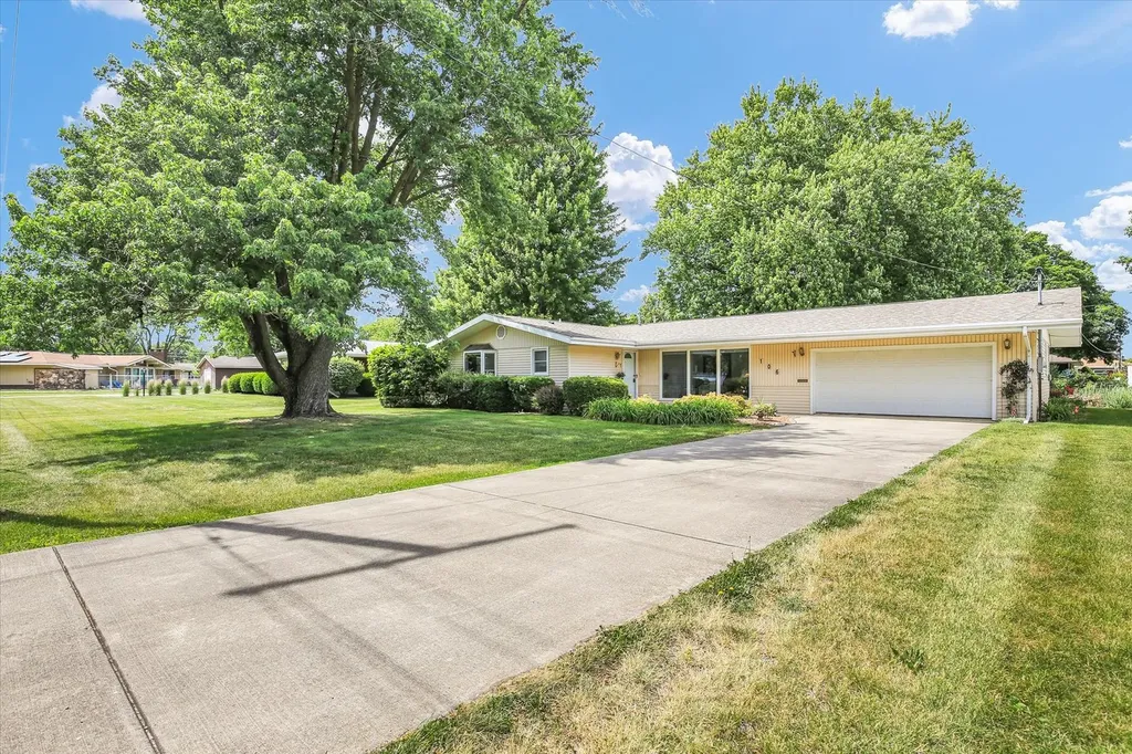 106 West Willow Street Fairbury IL 61739