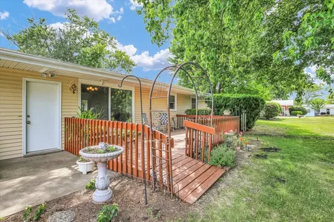 106 West Willow Street Fairbury IL 61739