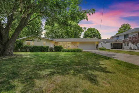 106 West Willow Street Fairbury IL 61739