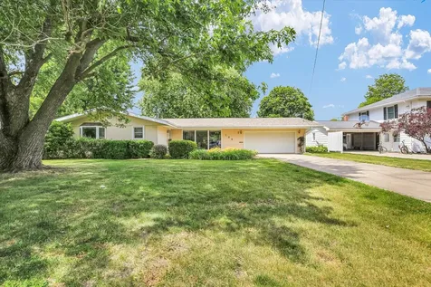 106 West Willow Street Fairbury IL 61739