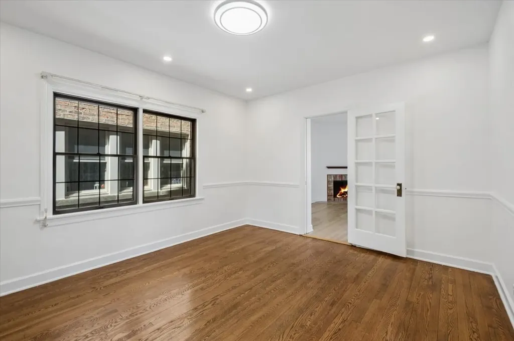 5723 North Saint Louis Avenue Chicago IL 60659