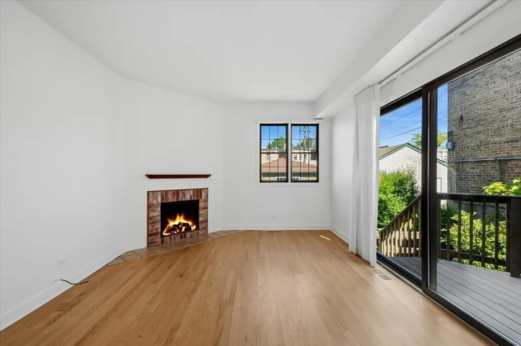 5723 North Saint Louis Avenue Chicago IL 60659