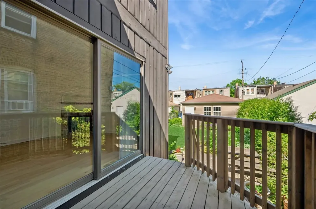 5723 North Saint Louis Avenue Chicago IL 60659