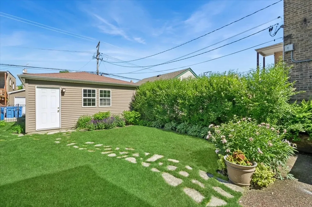 5723 North Saint Louis Avenue Chicago IL 60659