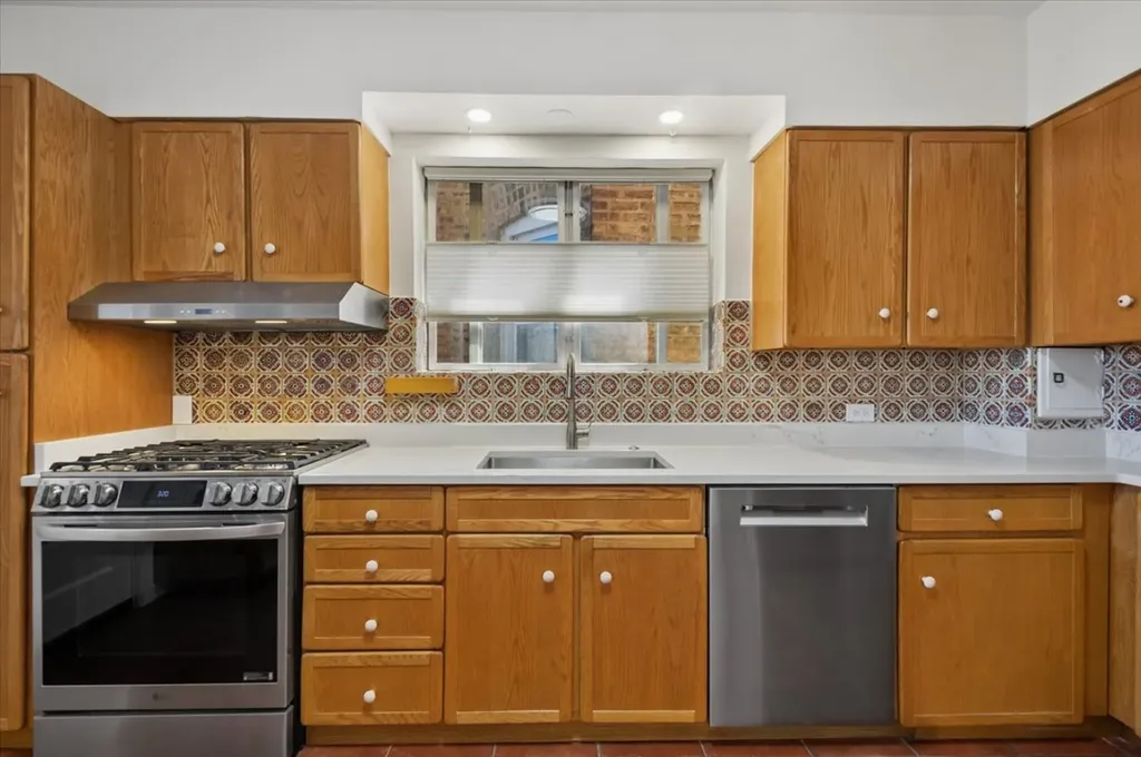 5723 North Saint Louis Avenue Chicago IL 60659