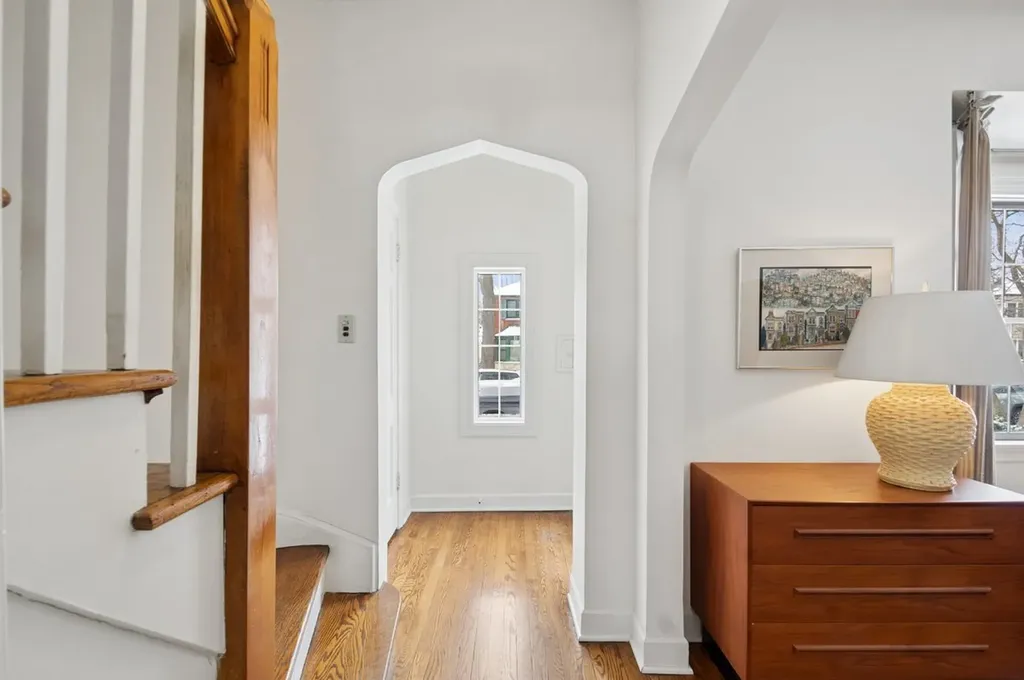 5723 North Saint Louis Avenue Chicago IL 60659