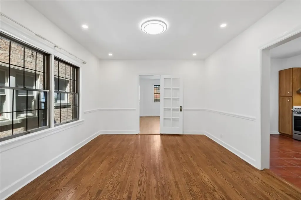 5723 North Saint Louis Avenue Chicago IL 60659