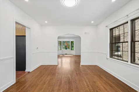 5723 North Saint Louis Avenue Chicago IL 60659