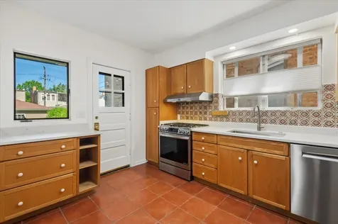 5723 North Saint Louis Avenue Chicago IL 60659