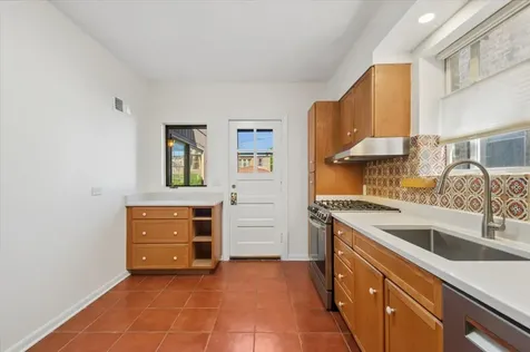 5723 North Saint Louis Avenue Chicago IL 60659