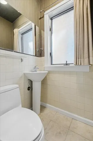 5723 North Saint Louis Avenue Chicago IL 60659