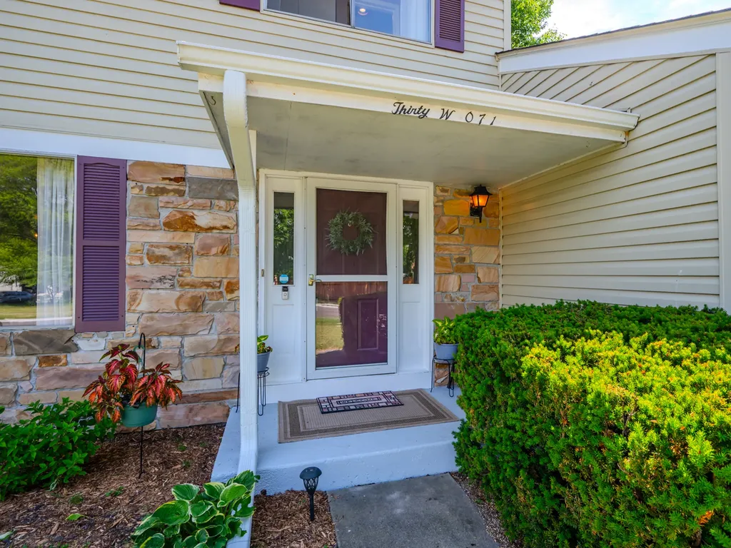 30w071 Elmwood Court Warrenville IL 60555