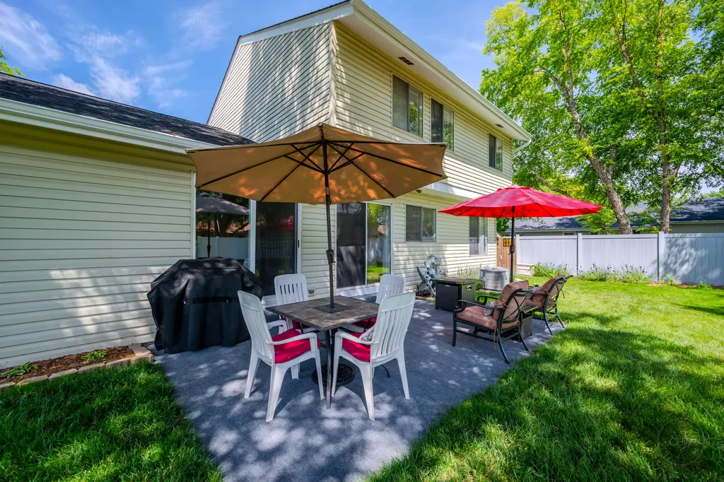30w071 Elmwood Court Warrenville IL 60555