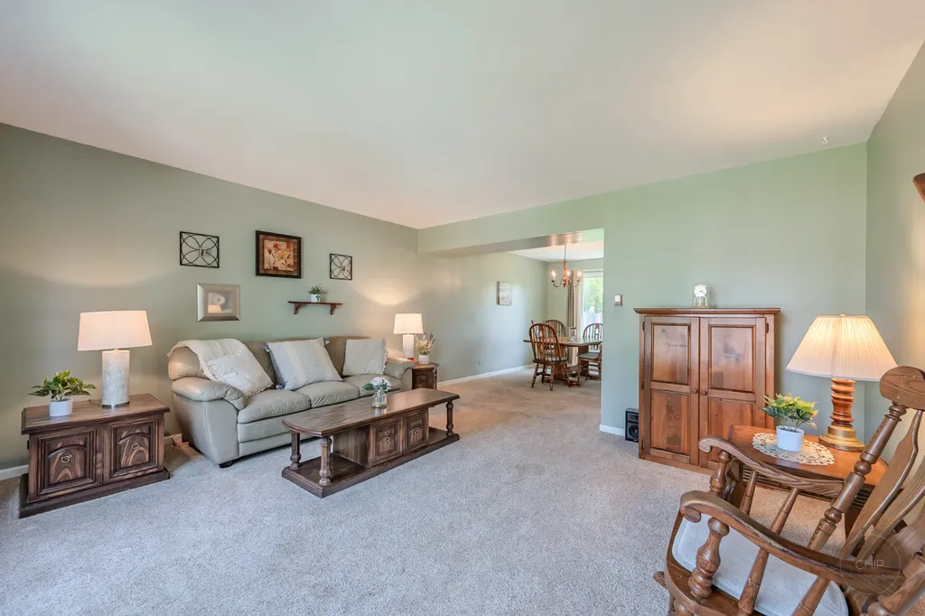 30w071 Elmwood Court Warrenville IL 60555