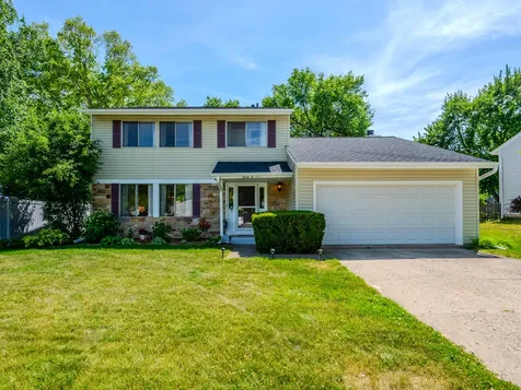 30w071 Elmwood Court Warrenville IL 60555