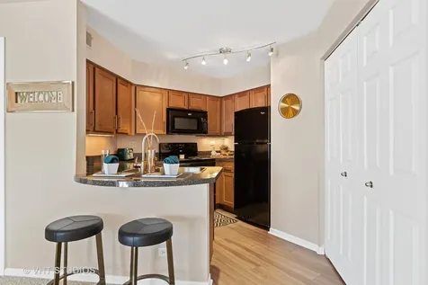1637 Westminster Drive Naperville IL 60563