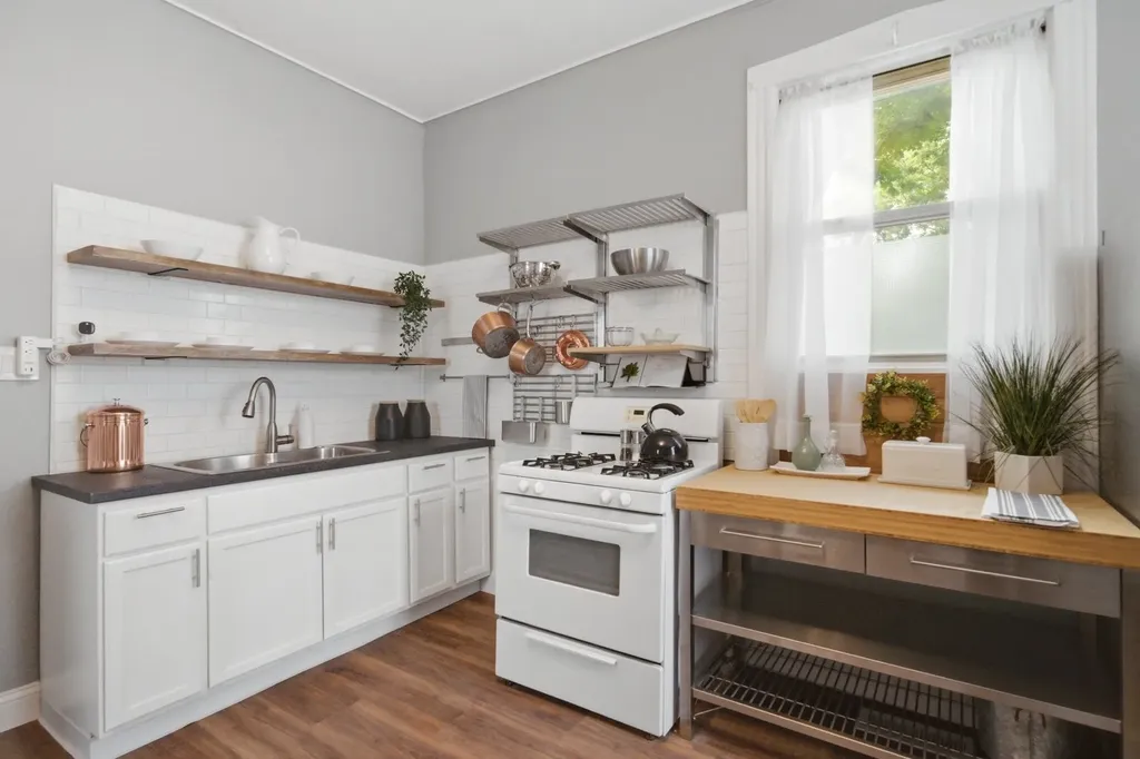 3141 North Richmond Street Chicago IL 60618
