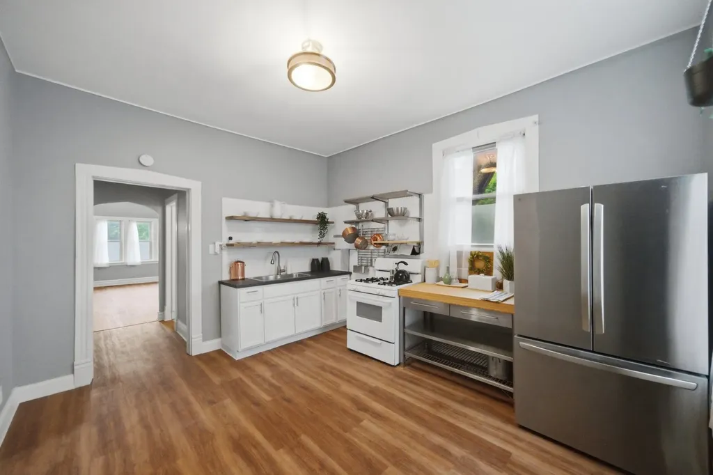 3141 North Richmond Street Chicago IL 60618