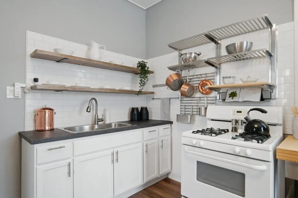 3141 North Richmond Street Chicago IL 60618