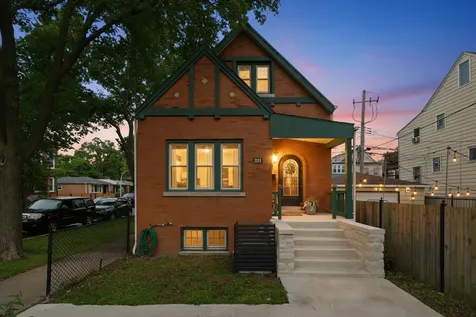 3141 North Richmond Street Chicago IL 60618