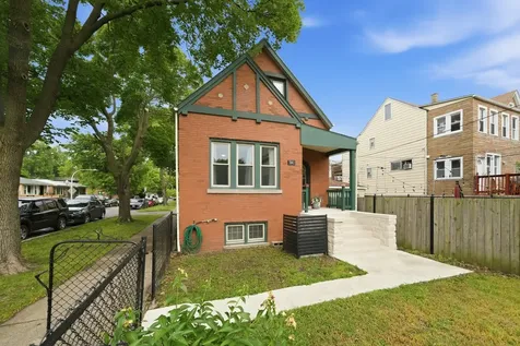 3141 North Richmond Street Chicago IL 60618