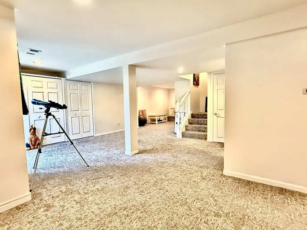 113 Chatsworth Circle Schaumburg IL 60194