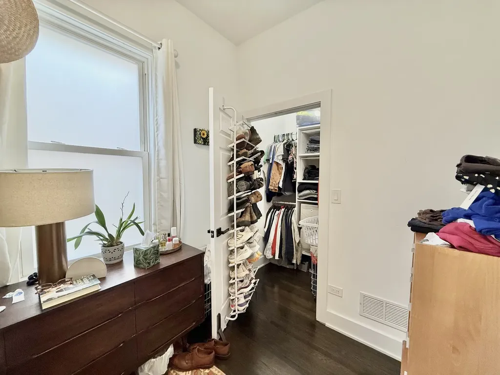 2915 West Mclean Avenue Chicago IL 60647