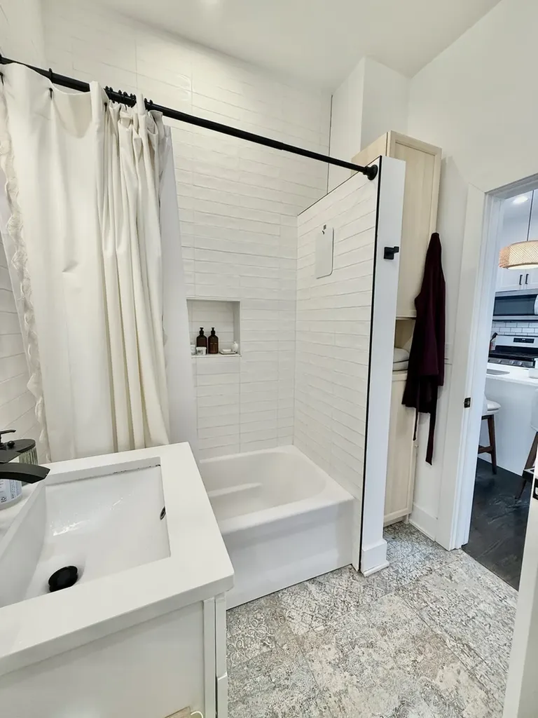 2915 West Mclean Avenue Chicago IL 60647