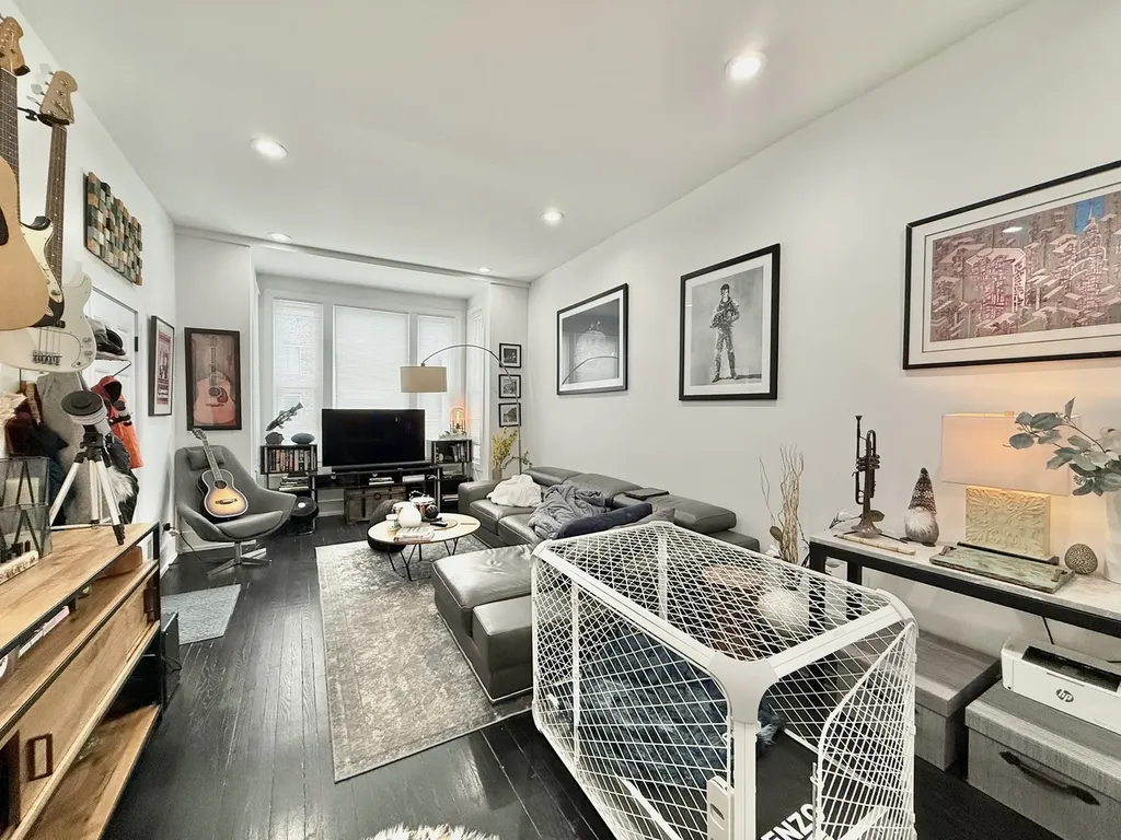 2915 West Mclean Avenue Chicago IL 60647