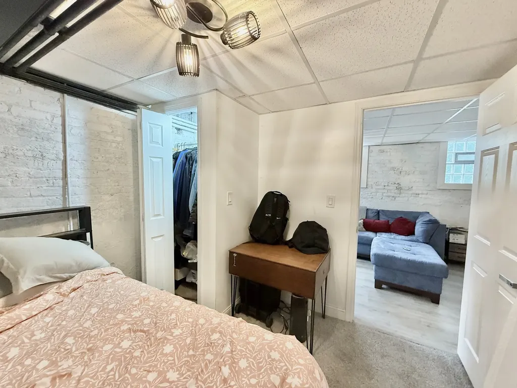 2915 West Mclean Avenue Chicago IL 60647