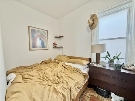 2915 West Mclean Avenue Chicago IL 60647
