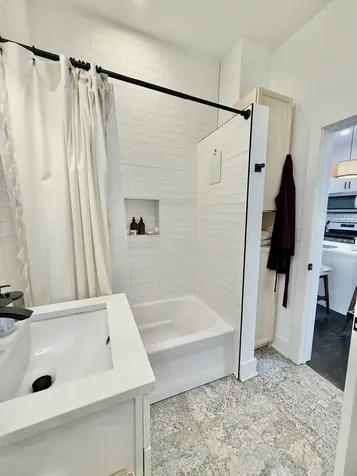 2915 West Mclean Avenue Chicago IL 60647