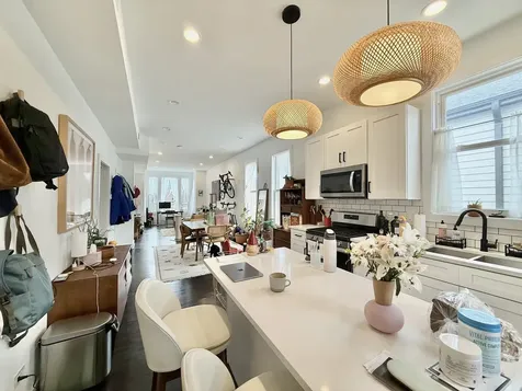 2915 West Mclean Avenue Chicago IL 60647