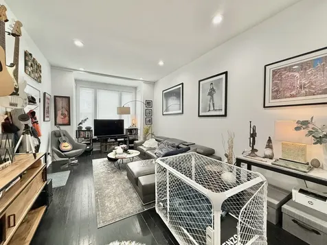 2915 West Mclean Avenue Chicago IL 60647