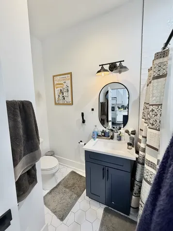 2915 West Mclean Avenue Chicago IL 60647