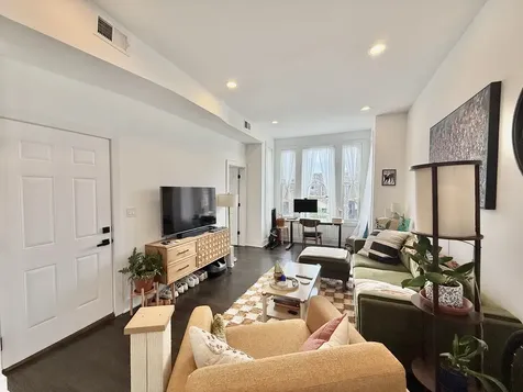 2915 West Mclean Avenue Chicago IL 60647