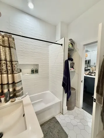 2915 West Mclean Avenue Chicago IL 60647