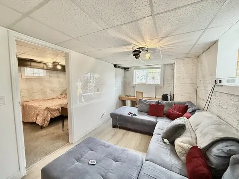 2915 West Mclean Avenue Chicago IL 60647
