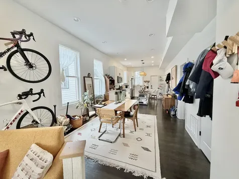 2915 West Mclean Avenue Chicago IL 60647