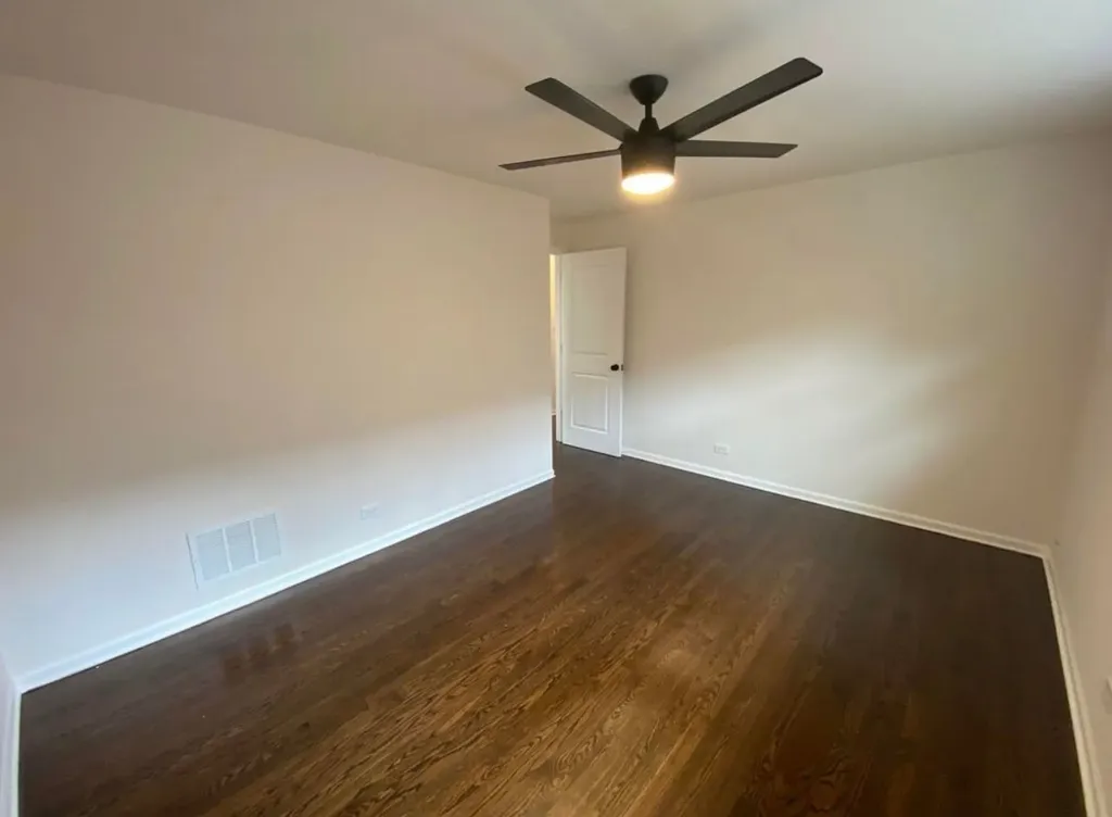 5749 West 63rd Place Chicago IL 60638